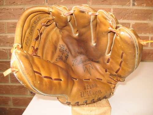 Nelson Fox Wilson A2100 Front